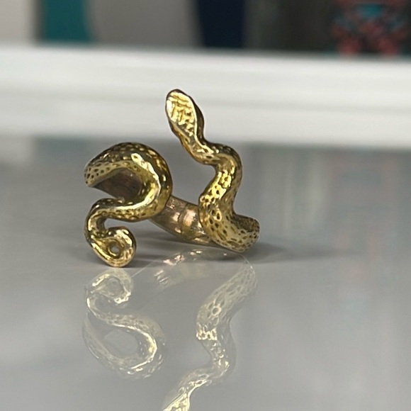 Gold Plated Snake Rings (2) - Size 6 w/ gold diamond snake earrings/studs- NWOT - Picture 6 of 7